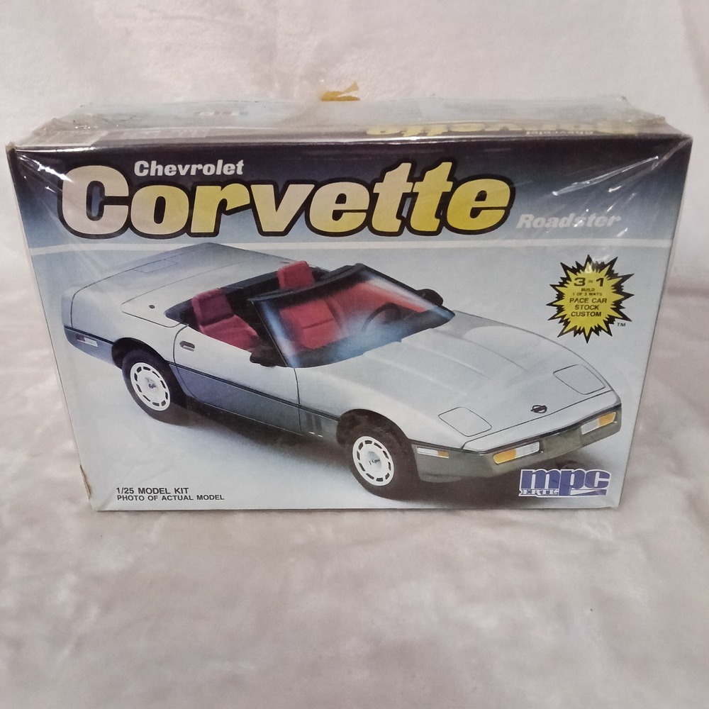 Vintage 1986 MPC Ertl Chevrolet Corvette Roadster 1/25 Model Kit 3-in-1 6213